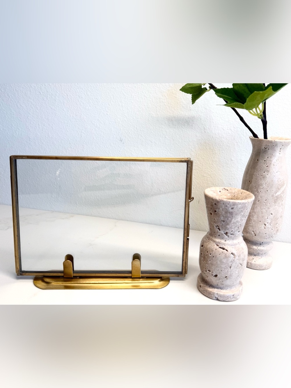 Magnolia Glass & Brass 5x7 Floating Picture Frame